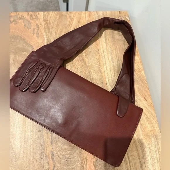 Elegant Brown Leather Purse - Picture 2 of 6